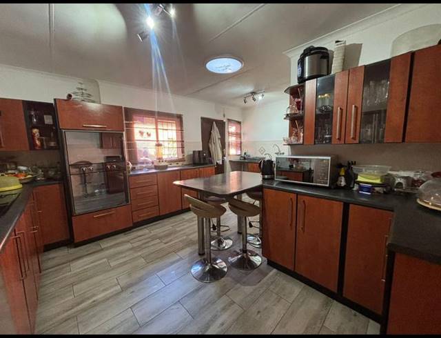 3 BEDROOM HOUSE FOR SALE IN BERGBRON